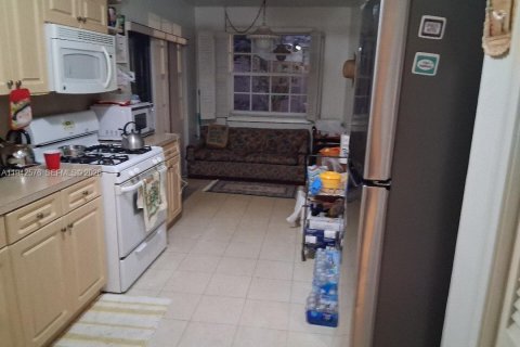 House in Miramar, Florida 3 bedrooms, 140.56 sq.m. № 2055016 - photo 6