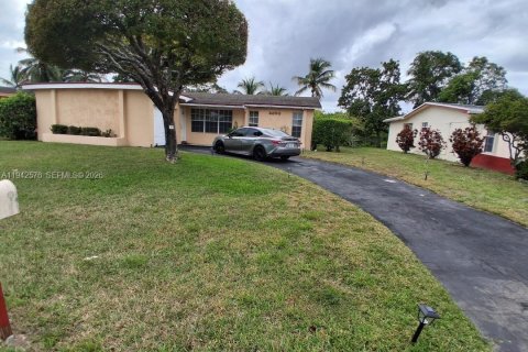 House in Miramar, Florida 3 bedrooms, 140.56 sq.m. № 2055016