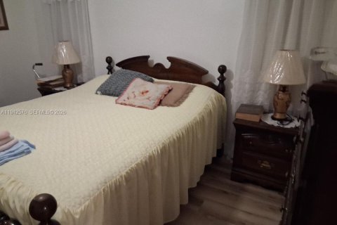 House in Miramar, Florida 3 bedrooms, 140.56 sq.m. № 2055016 - photo 4