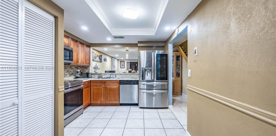 Adosado en Sunrise, Florida 3 dormitorios, 140.47 m2 № 2010720