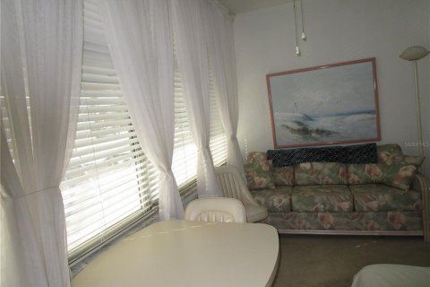 Condo in Saint Petersburg, Florida, 1 bedroom  № 1437943 - photo 20