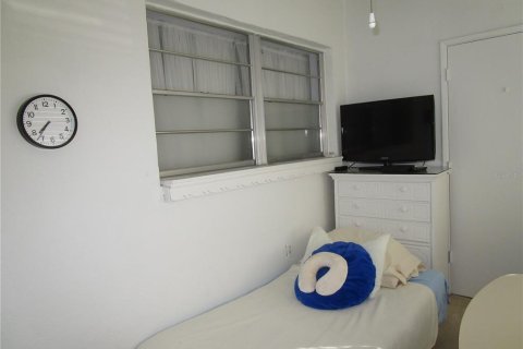 Condo in Saint Petersburg, Florida, 1 bedroom  № 1437943 - photo 22