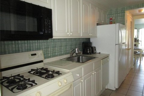 Condo in Saint Petersburg, Florida, 1 bedroom  № 1437943 - photo 17