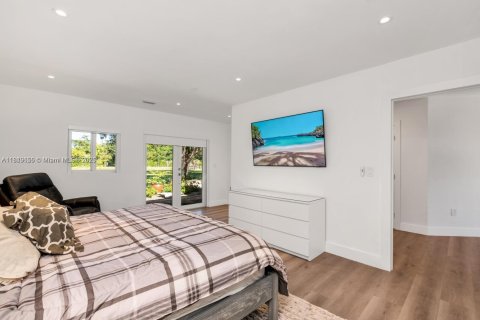 Casa en venta en Southwest Ranches, Florida, 6 dormitorios, 399.11 m2 № 2035427 - foto 20