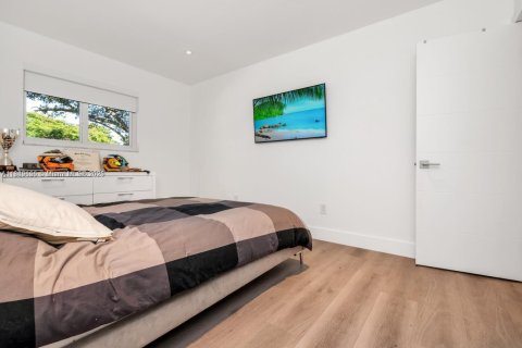 Casa en venta en Southwest Ranches, Florida, 6 dormitorios, 399.11 m2 № 2035427 - foto 24