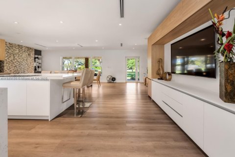 Casa en venta en Southwest Ranches, Florida, 6 dormitorios, 399.11 m2 № 2035427 - foto 12