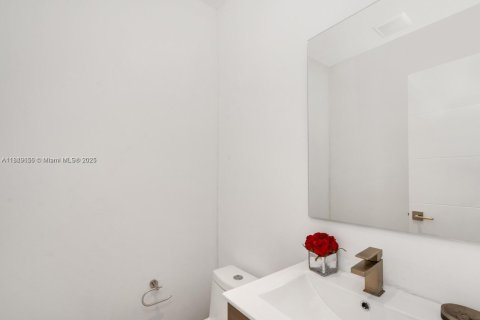 Casa en venta en Southwest Ranches, Florida, 6 dormitorios, 399.11 m2 № 2035427 - foto 28