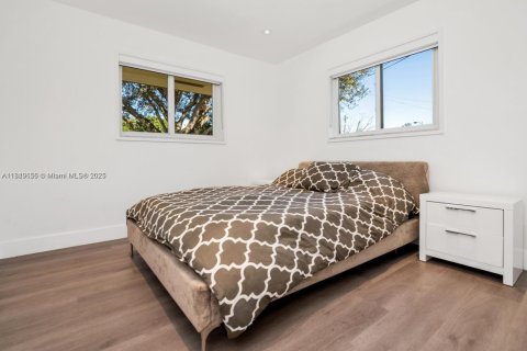 Casa en venta en Southwest Ranches, Florida, 6 dormitorios, 399.11 m2 № 2035427 - foto 25