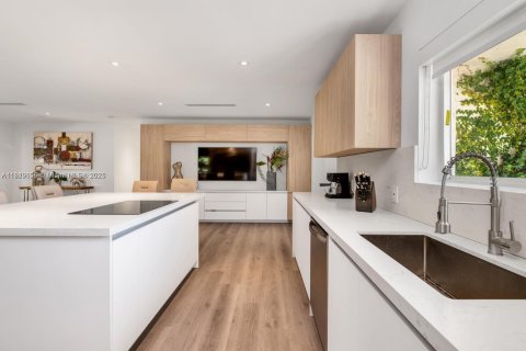 Casa en venta en Southwest Ranches, Florida, 6 dormitorios, 399.11 m2 № 2035427 - foto 11