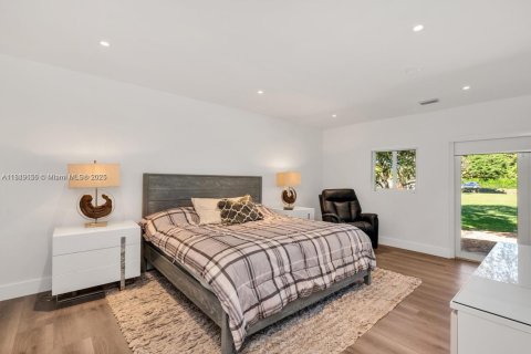 Casa en venta en Southwest Ranches, Florida, 6 dormitorios, 399.11 m2 № 2035427 - foto 18