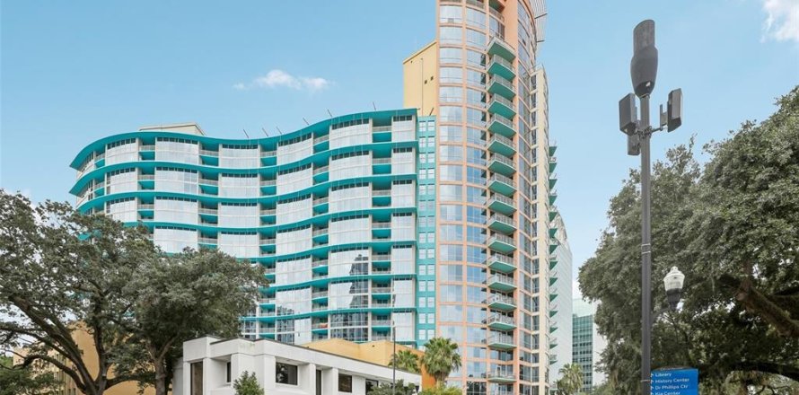 Condo in Orlando, Florida, 2 bedrooms № 2305010