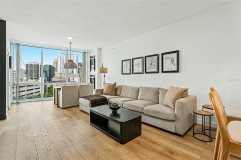 Condo in Orlando, Florida, 2 bedrooms № 2305010 - photo 6