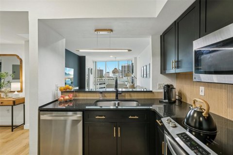 Condo in Orlando, Florida, 2 bedrooms № 2305010 - photo 14