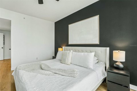 Condo in Orlando, Florida, 2 bedrooms № 2305010 - photo 21