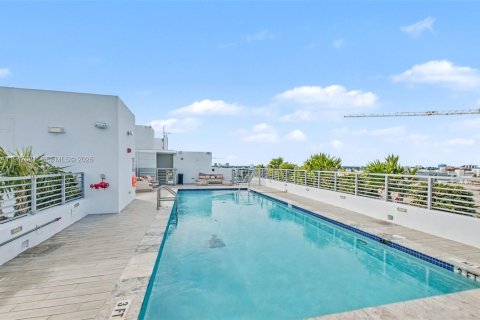 Condo in Bay Harbor Islands, Florida, 2 bedrooms № 2006903 - photo 26