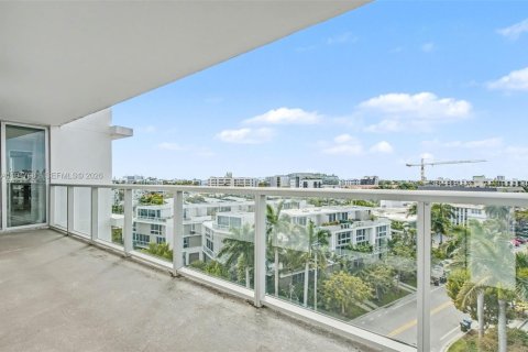 Condo in Bay Harbor Islands, Florida, 2 bedrooms № 2006903 - photo 5