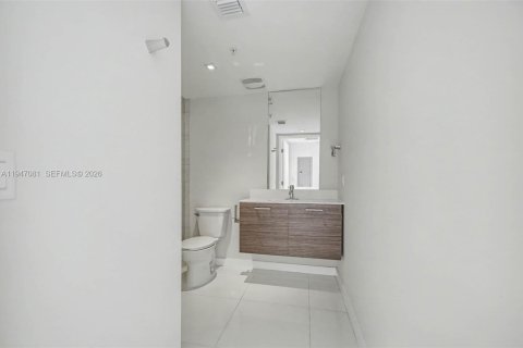 Condo in Bay Harbor Islands, Florida, 2 bedrooms № 2006903 - photo 7