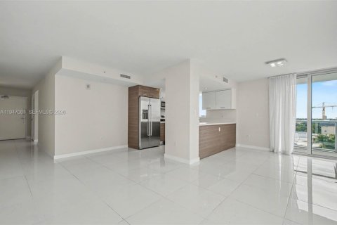 Condo in Bay Harbor Islands, Florida, 2 bedrooms № 2006903 - photo 13