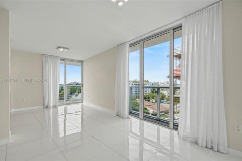 Condo in Bay Harbor Islands, Florida, 2 bedrooms № 2006903 - photo 12