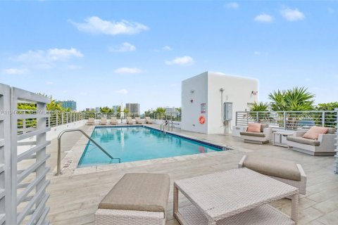 Condo in Bay Harbor Islands, Florida, 2 bedrooms № 2006903 - photo 28