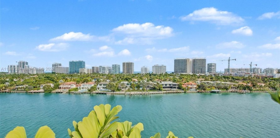 Condo in Bay Harbor Islands, Florida, 2 bedrooms № 2006903
