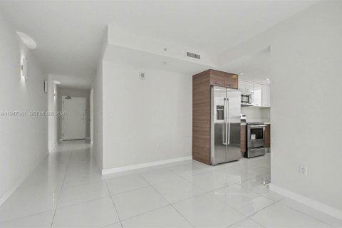 Condo in Bay Harbor Islands, Florida, 2 bedrooms № 2006903 - photo 11