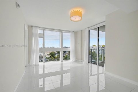 Condo in Bay Harbor Islands, Florida, 2 bedrooms № 2006903 - photo 19