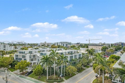 Condo in Bay Harbor Islands, Florida, 2 bedrooms № 2006903 - photo 25