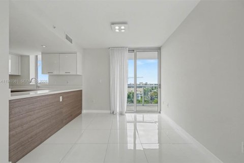 Condo in Bay Harbor Islands, Florida, 2 bedrooms № 2006903 - photo 14