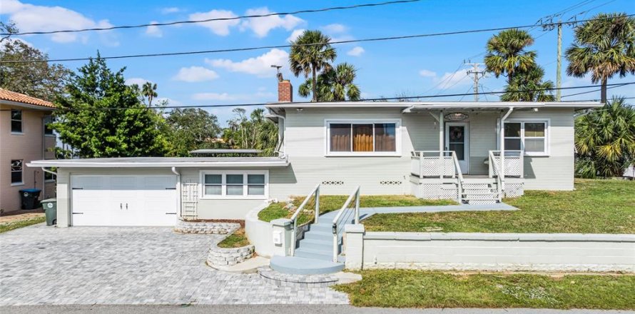 House in Daytona Beach, Florida 3 bedrooms, 113.81 sq.m. № 1440944
