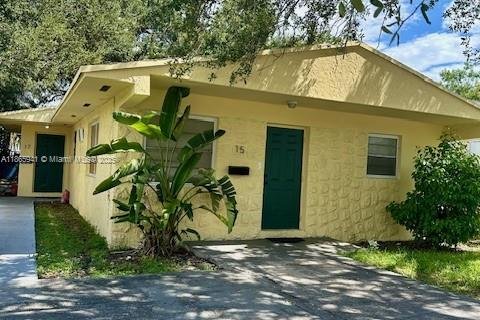 House in Miami, Florida 2 bedrooms, 144.46 sq.m. № 1895761 - photo 2
