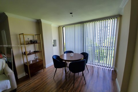 Copropriété à louer à Sunny Isles Beach, Floride: 1 chambre, 71.26 m2 № 1946824 - photo 2