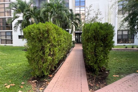 Copropriété à louer à Sunny Isles Beach, Floride: 1 chambre, 71.26 m2 № 1946824 - photo 27