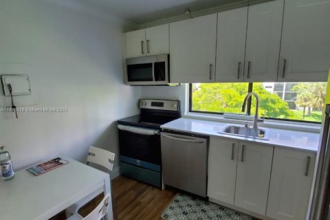 Copropriété à louer à Sunny Isles Beach, Floride: 1 chambre, 71.26 m2 № 1946824 - photo 9