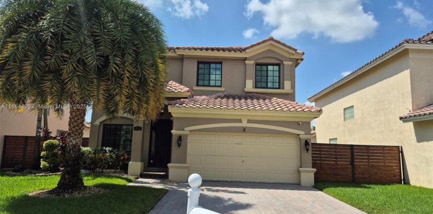 Villa ou maison à Pembroke Pines, Floride 4 chambres, 225.57 m2 № 1892618