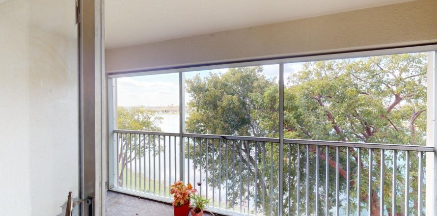 Condo in Pembroke Pines, Florida, 2 bedrooms  № 1036128