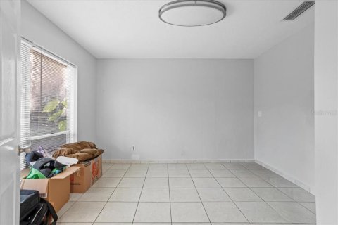 House in Gainesville, Florida 4 bedrooms, 177.81 sq.m. № 2211983 - photo 11