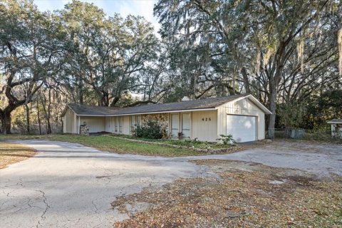House in Gainesville, Florida 4 bedrooms, 177.81 sq.m. № 2211983 - photo 2