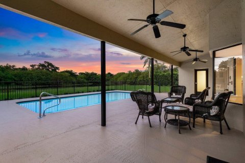 House in Boca Raton, Florida 4 bedrooms, 292.27 sq.m. № 2088128 - photo 5