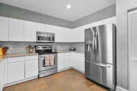 House in Boca Raton, Florida 4 bedrooms, 292.27 sq.m. № 2088128 - photo 13
