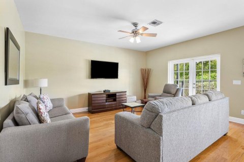 House in Boca Raton, Florida 4 bedrooms, 292.27 sq.m. № 2088128 - photo 18