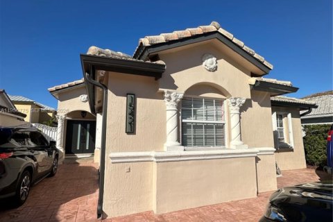 House in Miami, Florida 3 bedrooms, 150.78 sq.m. № 2010662 - photo 5