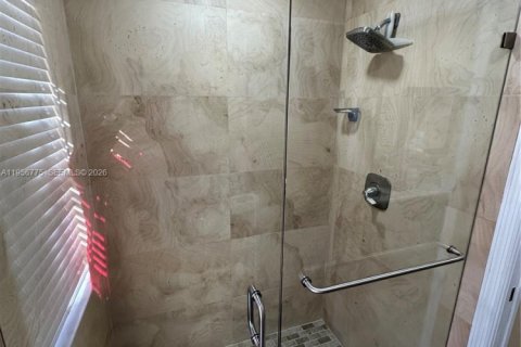 House in Miami, Florida 3 bedrooms, 150.78 sq.m. № 2010662 - photo 27