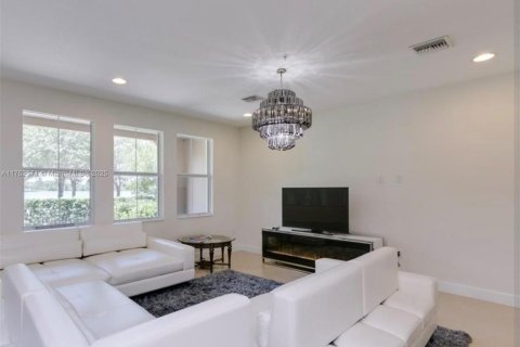 Adosado en venta en Sunrise, Florida, 4 dormitorios, 273.32 m2 № 1711164 - foto 9
