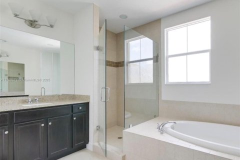 Adosado en venta en Sunrise, Florida, 4 dormitorios, 273.32 m2 № 1711164 - foto 29