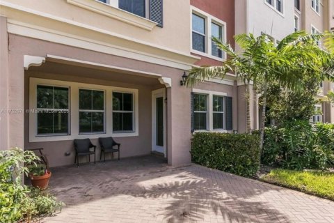 Adosado en venta en Sunrise, Florida, 4 dormitorios, 273.32 m2 № 1711164 - foto 20