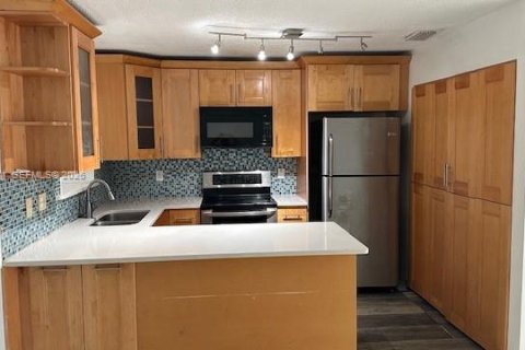 Casa en alquiler en Miami, Florida, 4 dormitorios, 236.25 m2 № 2009169 - foto 18