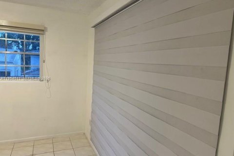 Casa en alquiler en Miami, Florida, 4 dormitorios, 236.25 m2 № 2009169 - foto 9