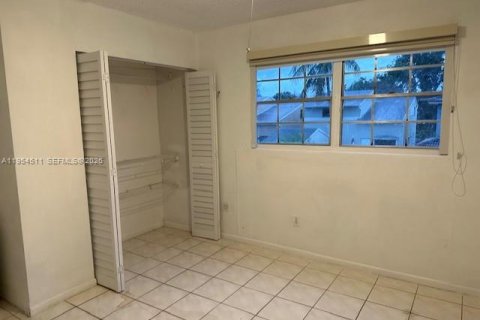 Casa en alquiler en Miami, Florida, 4 dormitorios, 236.25 m2 № 2009169 - foto 8