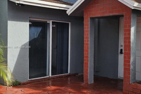 Casa en Miami, Florida 4 dormitorios, 236.25 m2 № 2009169